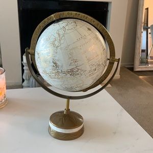 Gold Globe